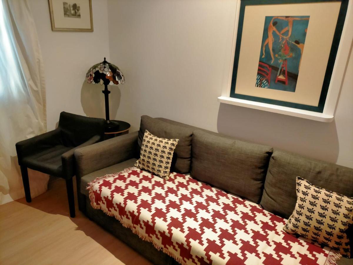 Alameda Donkey Parking Apartment Sevilla Bagian luar foto