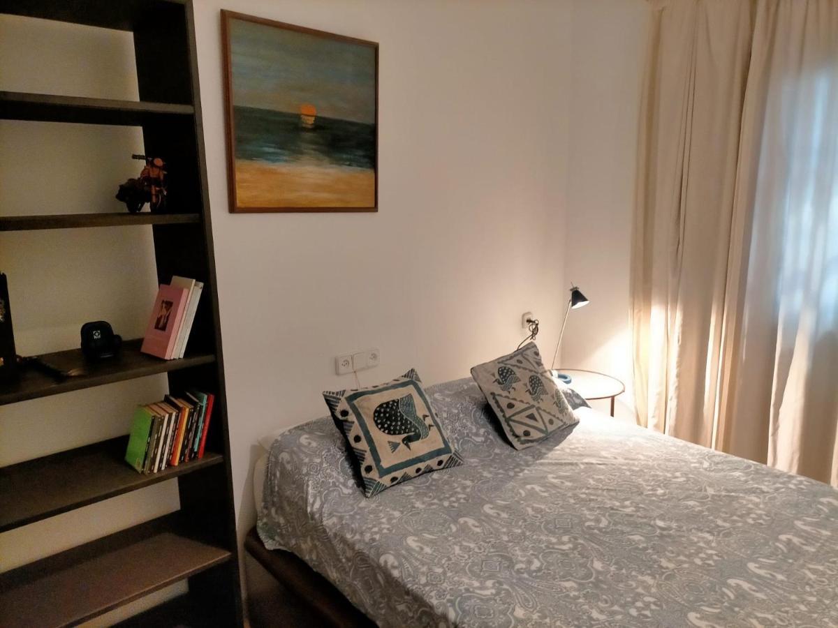 Alameda Donkey Parking Apartment Sevilla Bagian luar foto