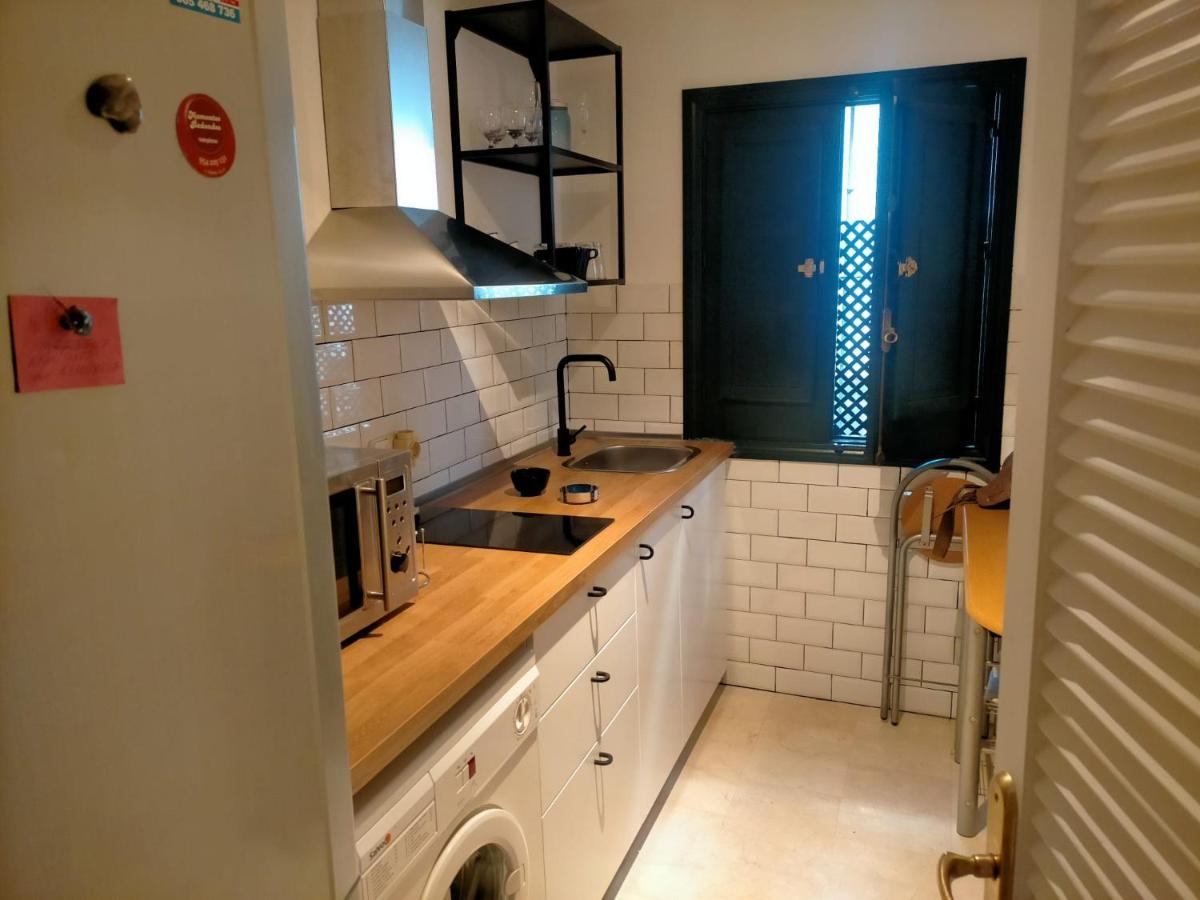 Alameda Donkey Parking Apartment Sevilla Bagian luar foto