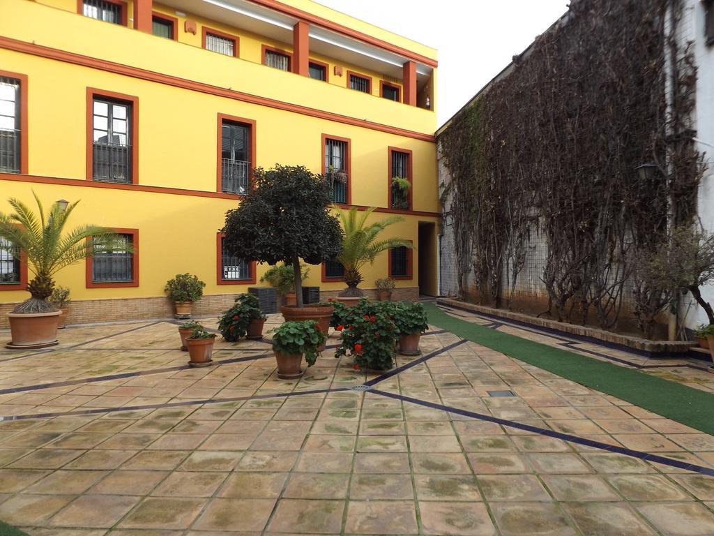 Alameda Donkey Parking Apartment Sevilla Bagian luar foto