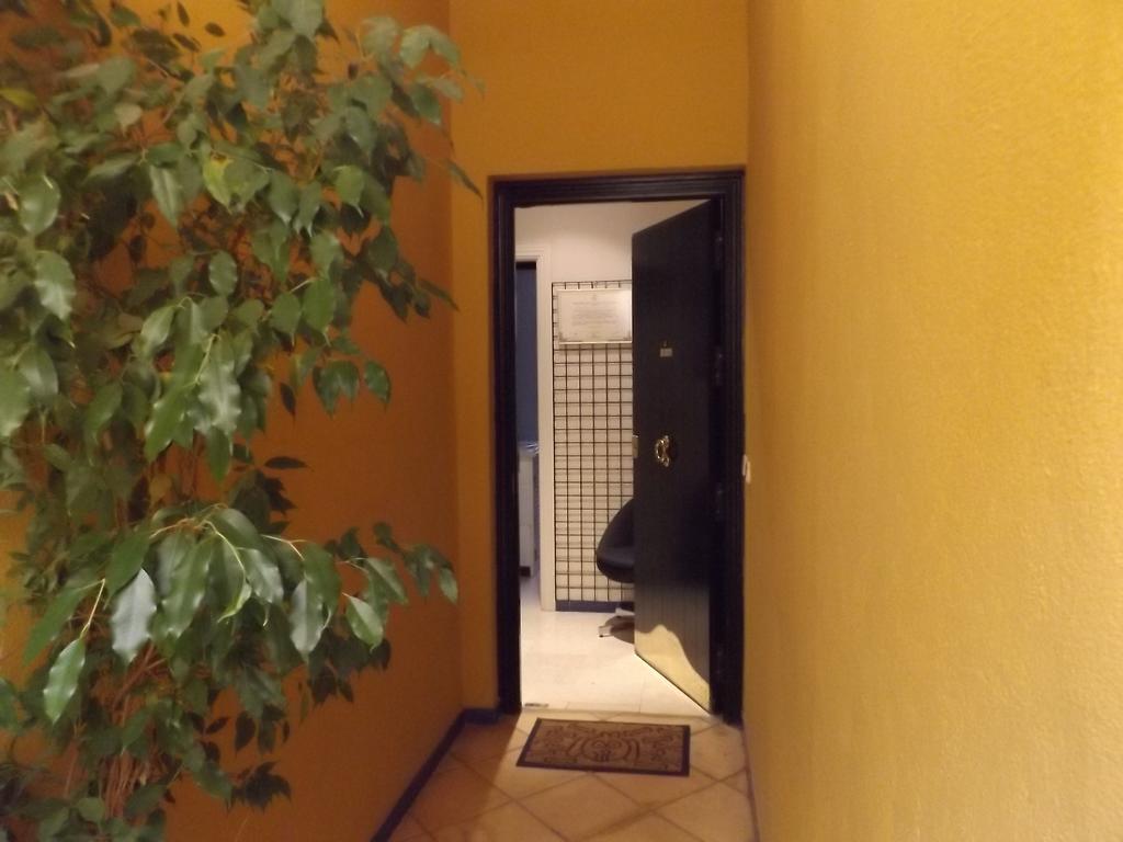 Alameda Donkey Parking Apartment Sevilla Bagian luar foto